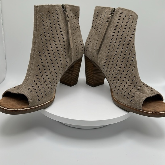TOM’S “Majorca” Suede Perforated Open Toe Booties, Size 7.5 - Picture 6 of 8